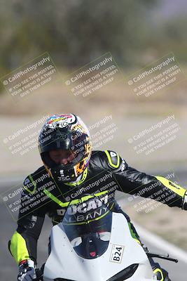 media/Oct-30-2025-Racers Edge (Thu) [[dabbdaf680]]/3-B Group/Session 2 Turn 2/